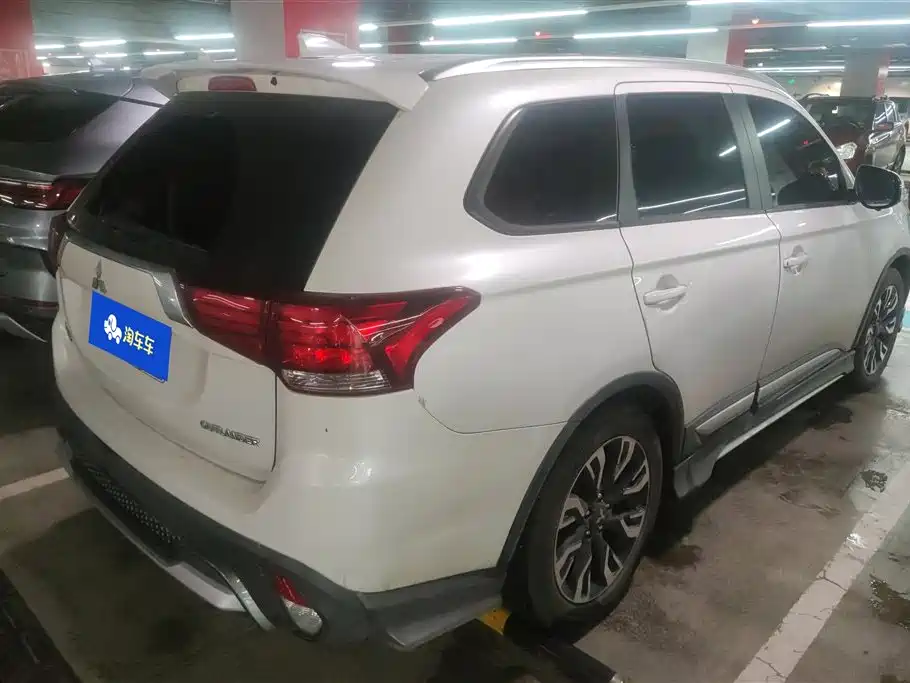 Mitsubishi Outlander 2020 2.0L Enjoy 5 мест