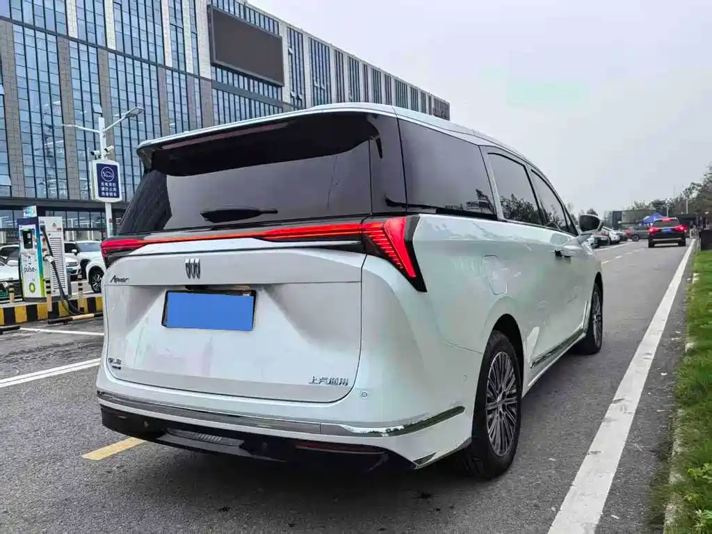 BUICK GL8 NEW ENERGY