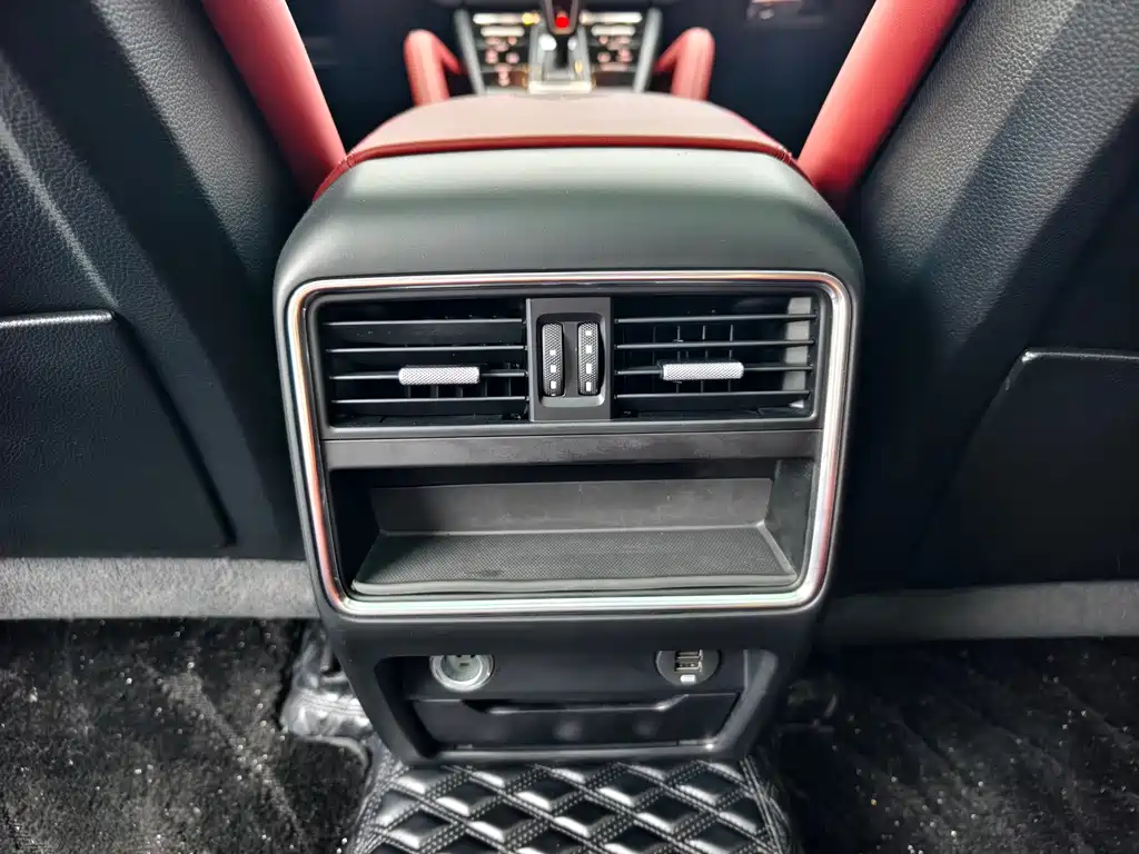 Porsche Cayenne — миниатюра 11