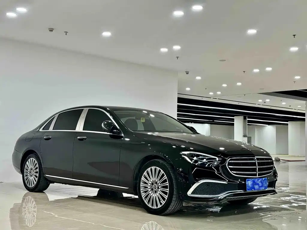 Mercedes-Benz E-Class — миниатюра 3