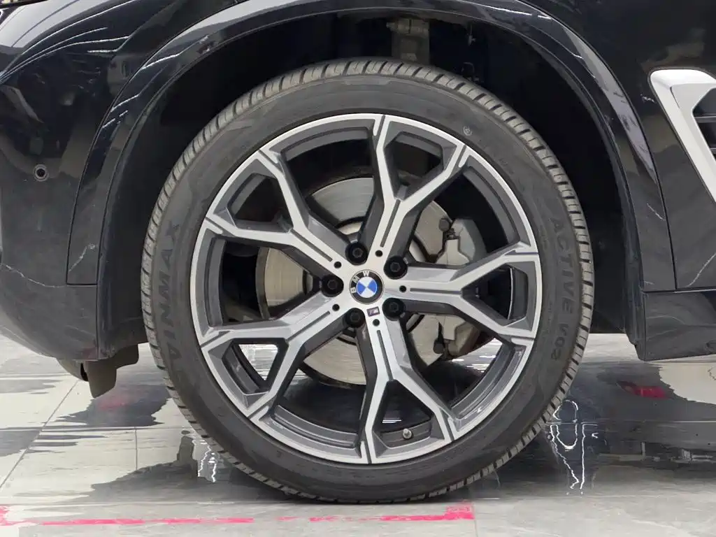BMW X5 — миниатюра 4