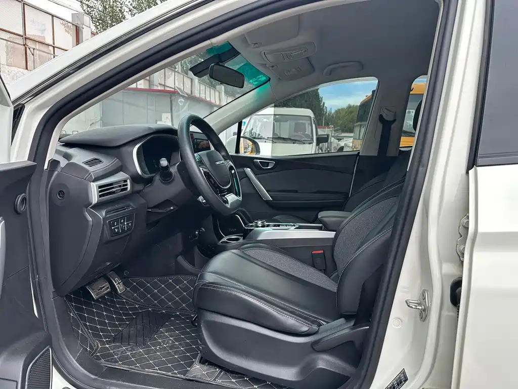 BAIC EX3 — миниатюра 10