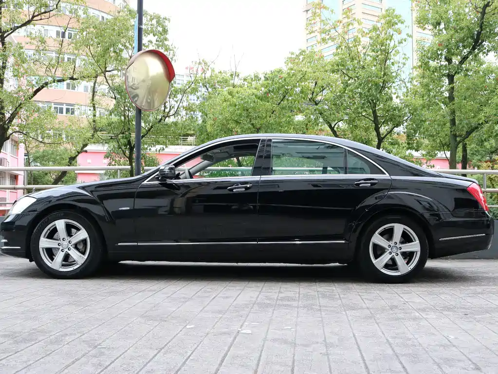 Mercedes-Benz S-Class — миниатюра 2