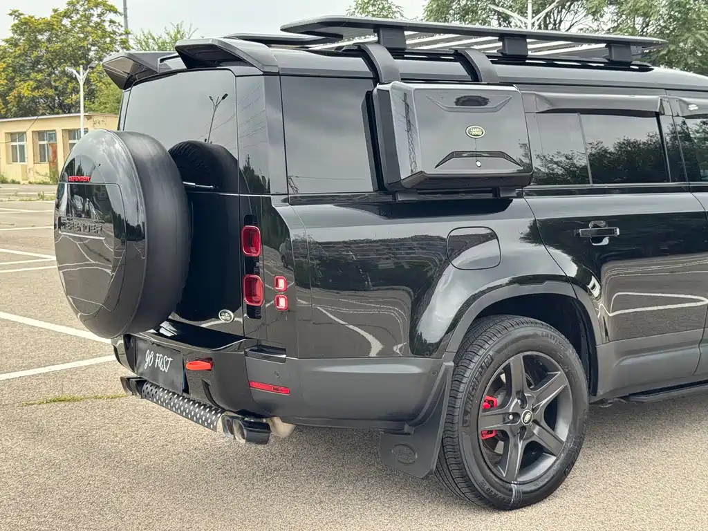 Land Rover Defender — миниатюра 8