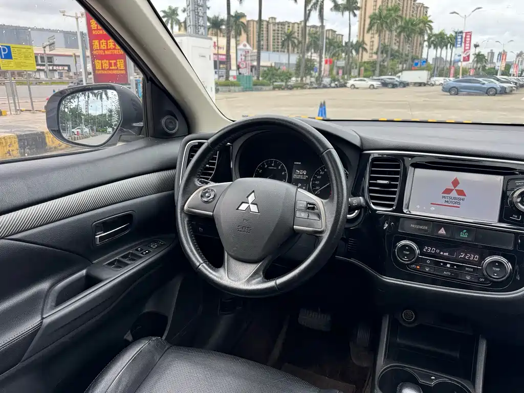 Mitsubishi Outlander (Import) — миниатюра 14