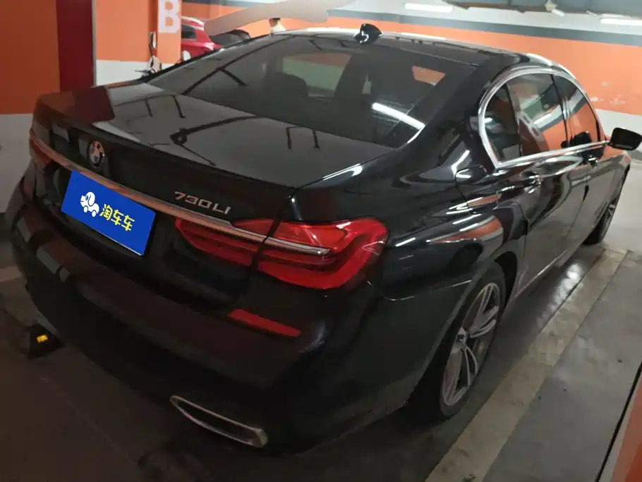 BMW 7 Series — миниатюра 3