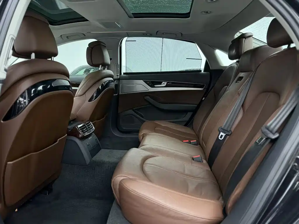 Audi A8 — миниатюра 6