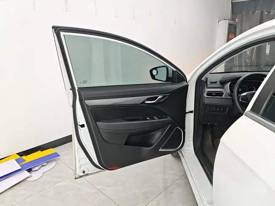 Geely Emgrand — миниатюра 7