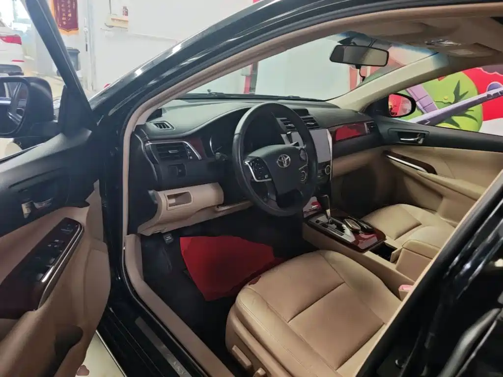 Toyota Camry — миниатюра 16