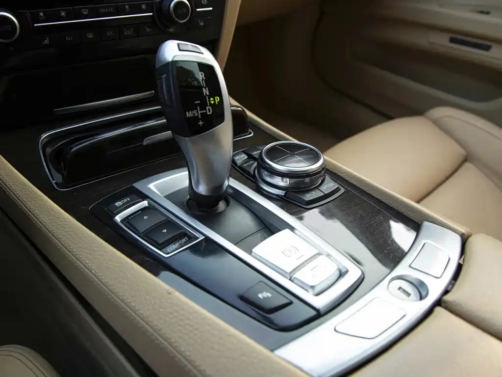 BMW 7 Series — миниатюра 27