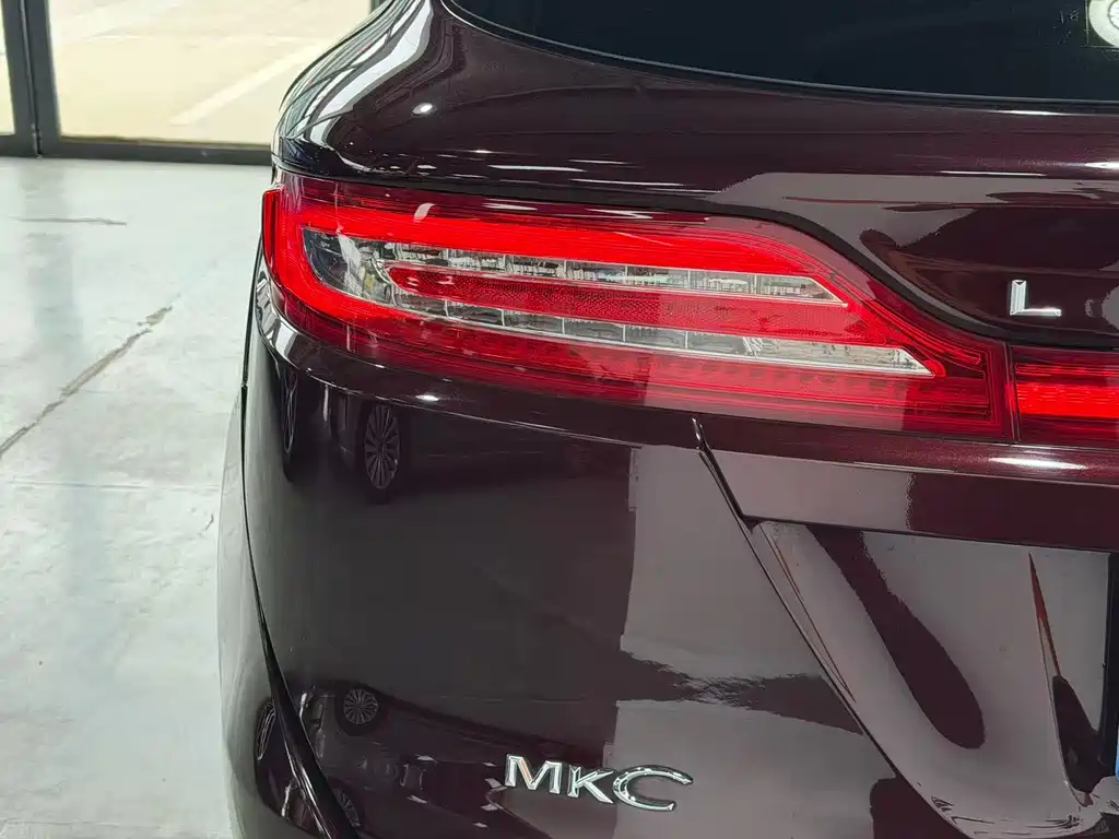Lincoln MKC — миниатюра 17
