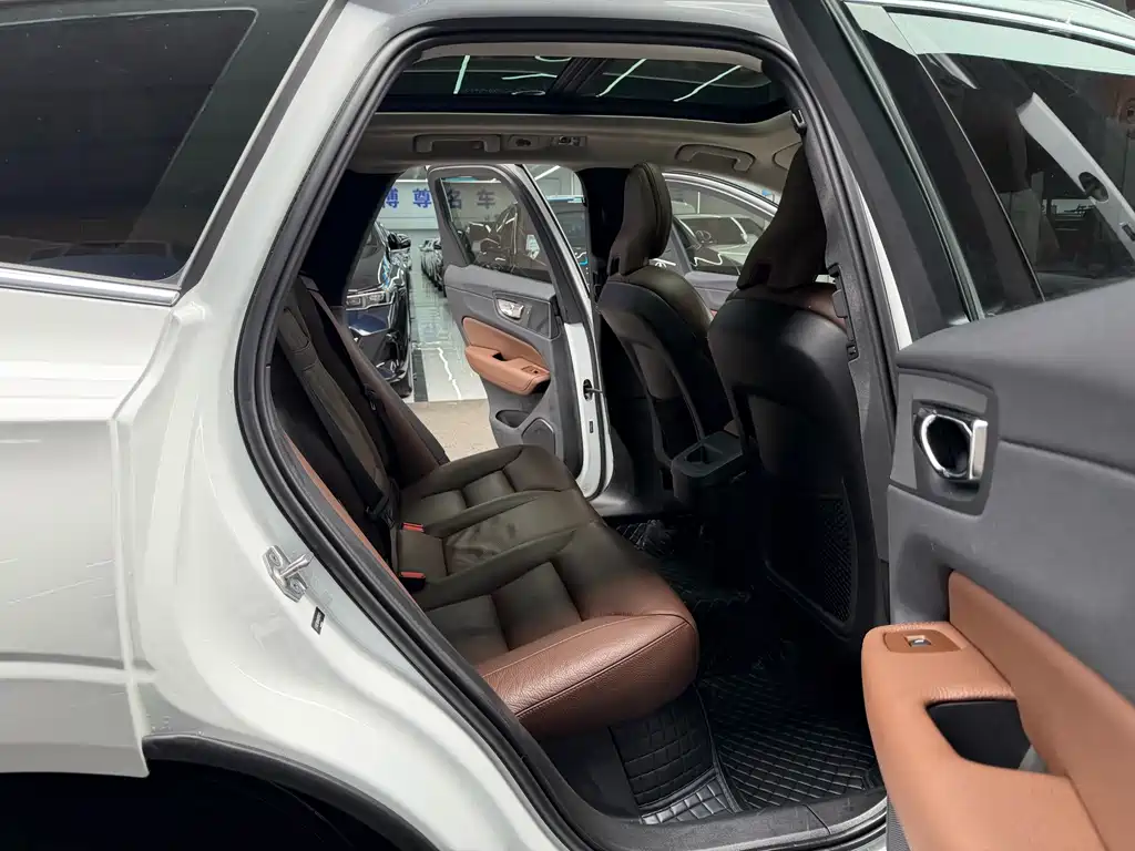 Volvo XC60 — миниатюра 17