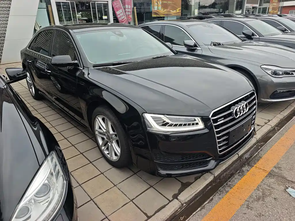 AUDI A8