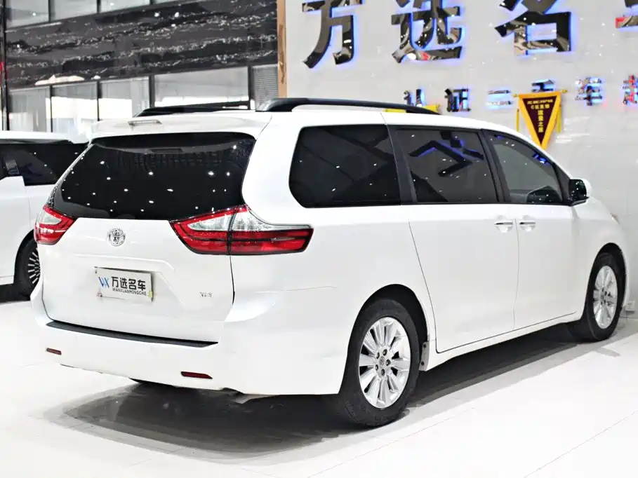 Toyota Sienna — миниатюра 15