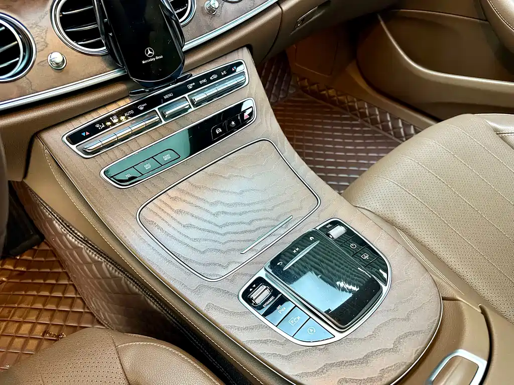 MERCEDES-BENZ E CLASS