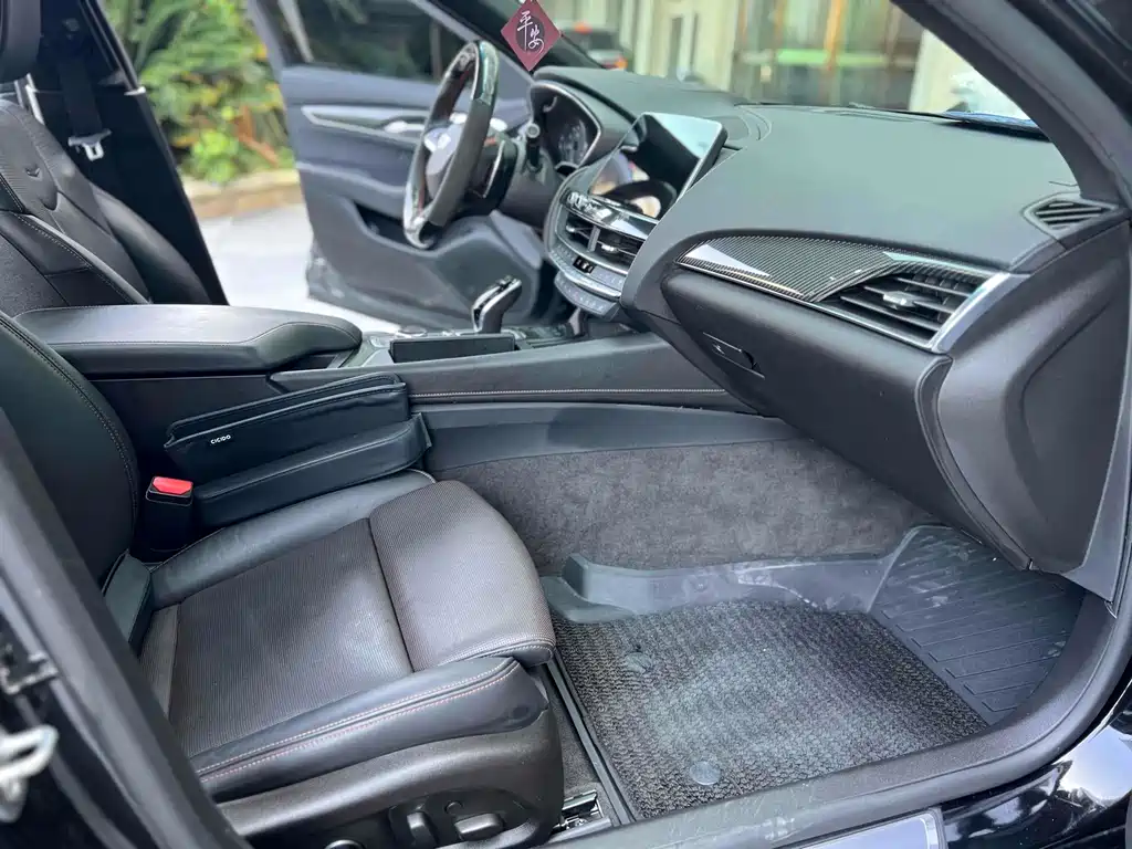 Cadillac CT5 — миниатюра 6