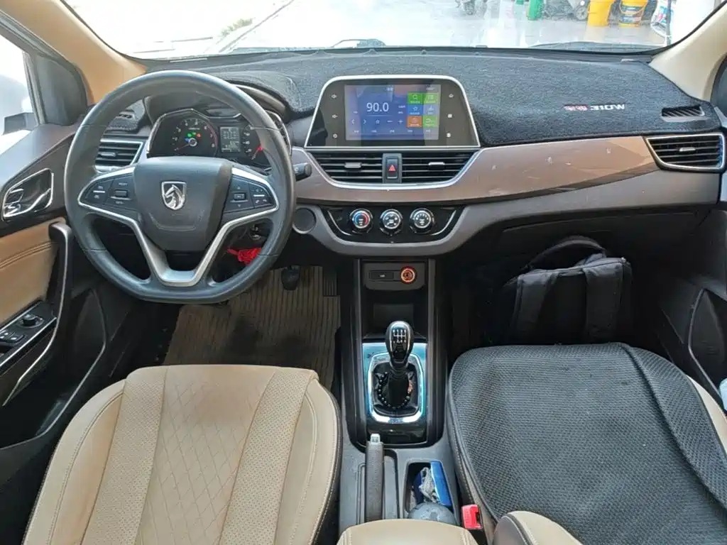 Baojun 310W — миниатюра 10