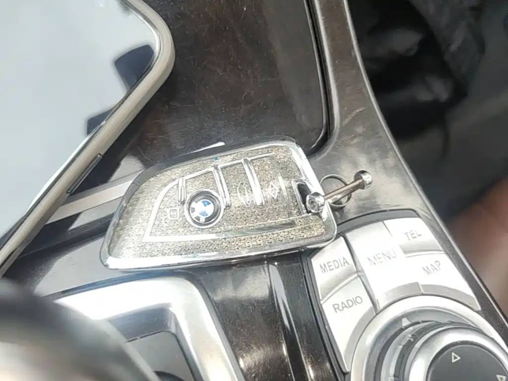 BMW 5 Series — миниатюра 9