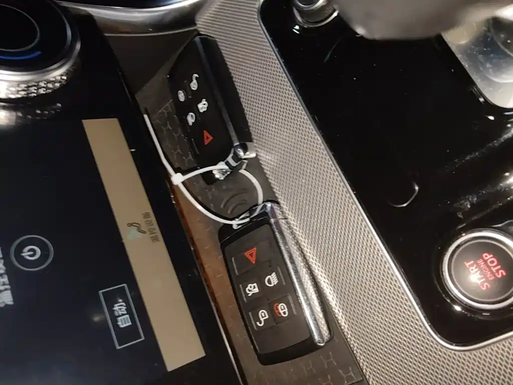 Jaguar XEL — миниатюра 9