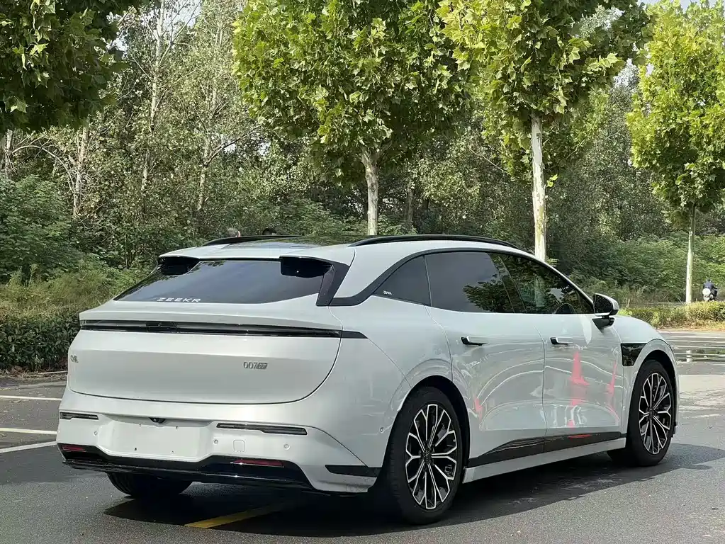 Zeekr 007GT — миниатюра 10