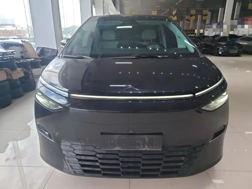 XPeng X9 — миниатюра 3