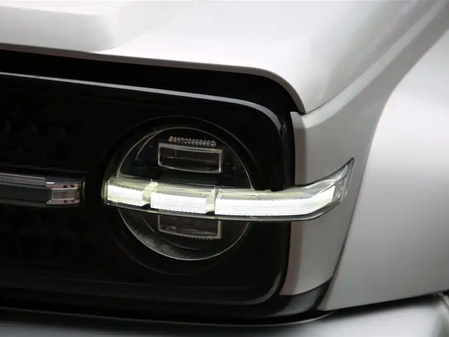 TANK CO CREATION TANK 300