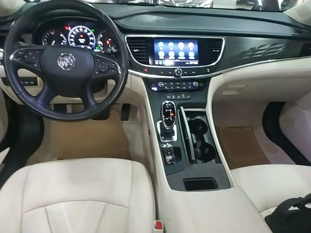 Buick LaCrosse — миниатюра 10