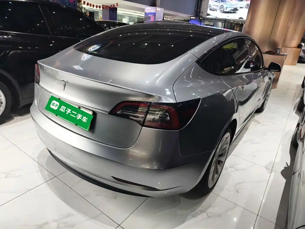 Tesla Model 3 — миниатюра 7