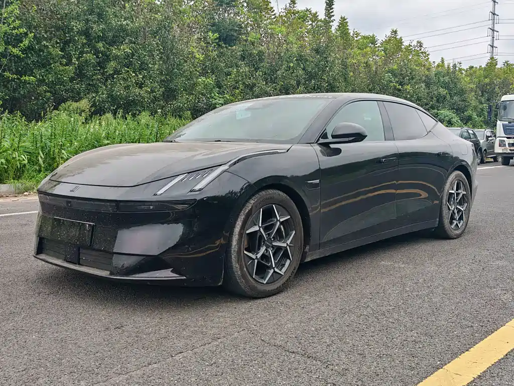 Lynk & Co Z10