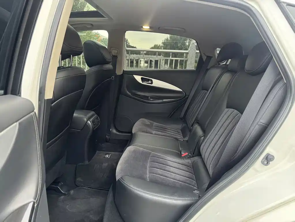 Infiniti QX50 — миниатюра 15