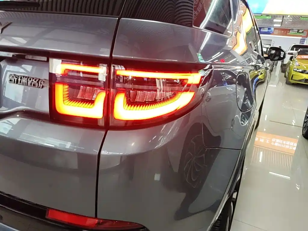 Land Rover Discovery Sport — миниатюра 8