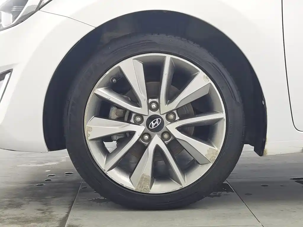 Hyundai Elantra Langdong — миниатюра 17