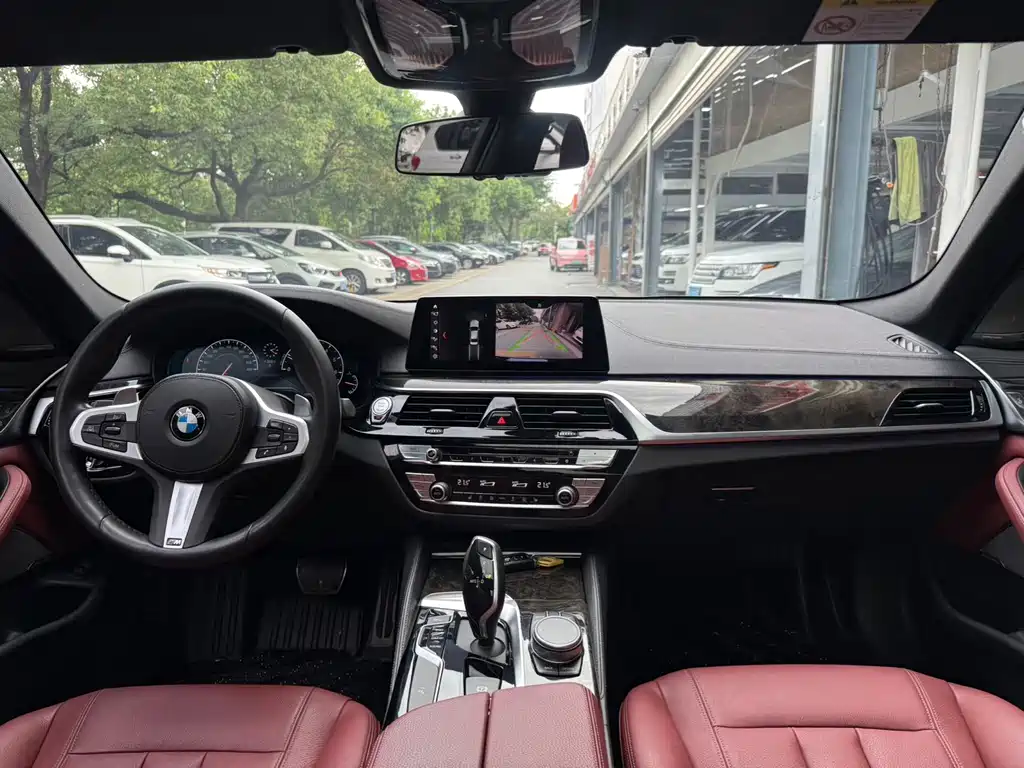 BMW 5 Series — миниатюра 14