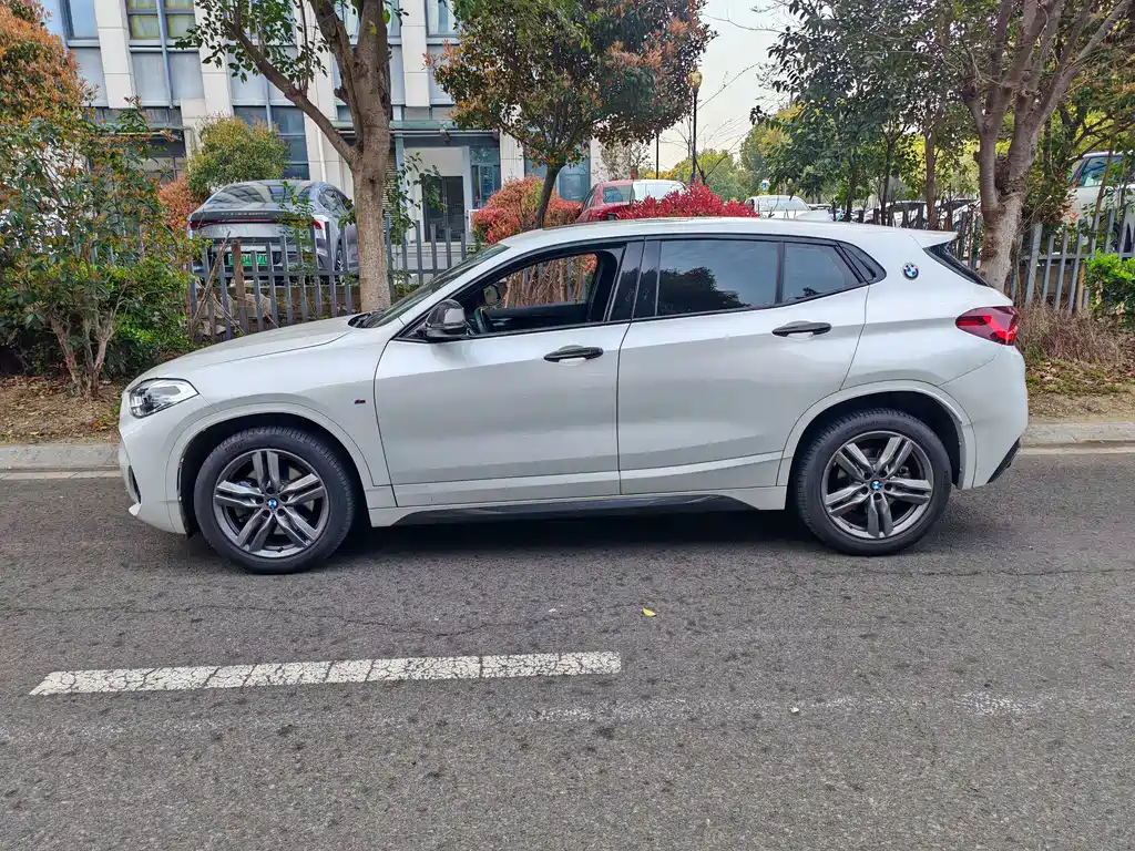 BMW X2 2021 sDrive25i M