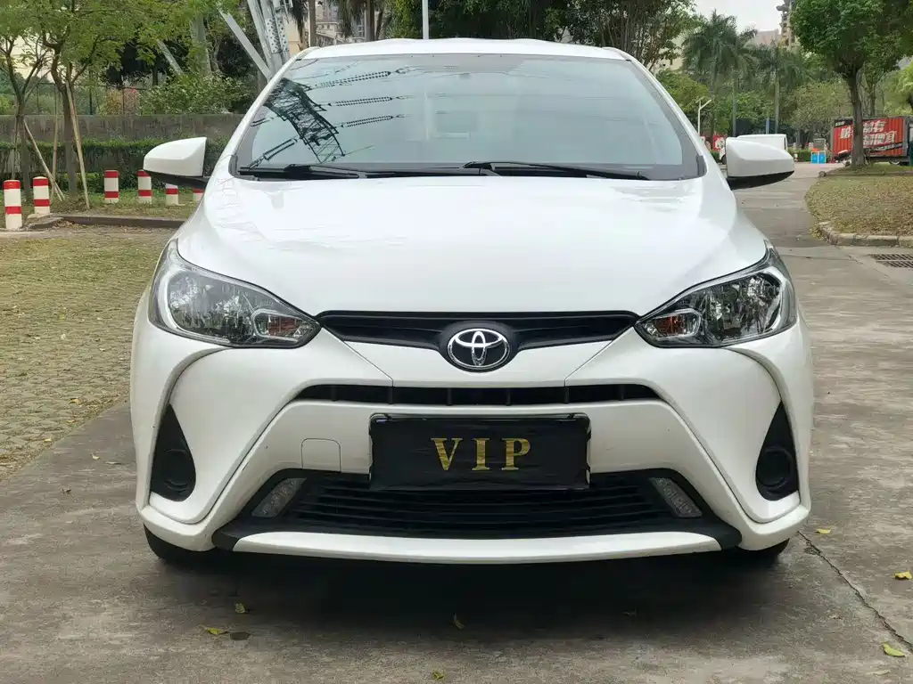 Toyota Yaris L — миниатюра 2