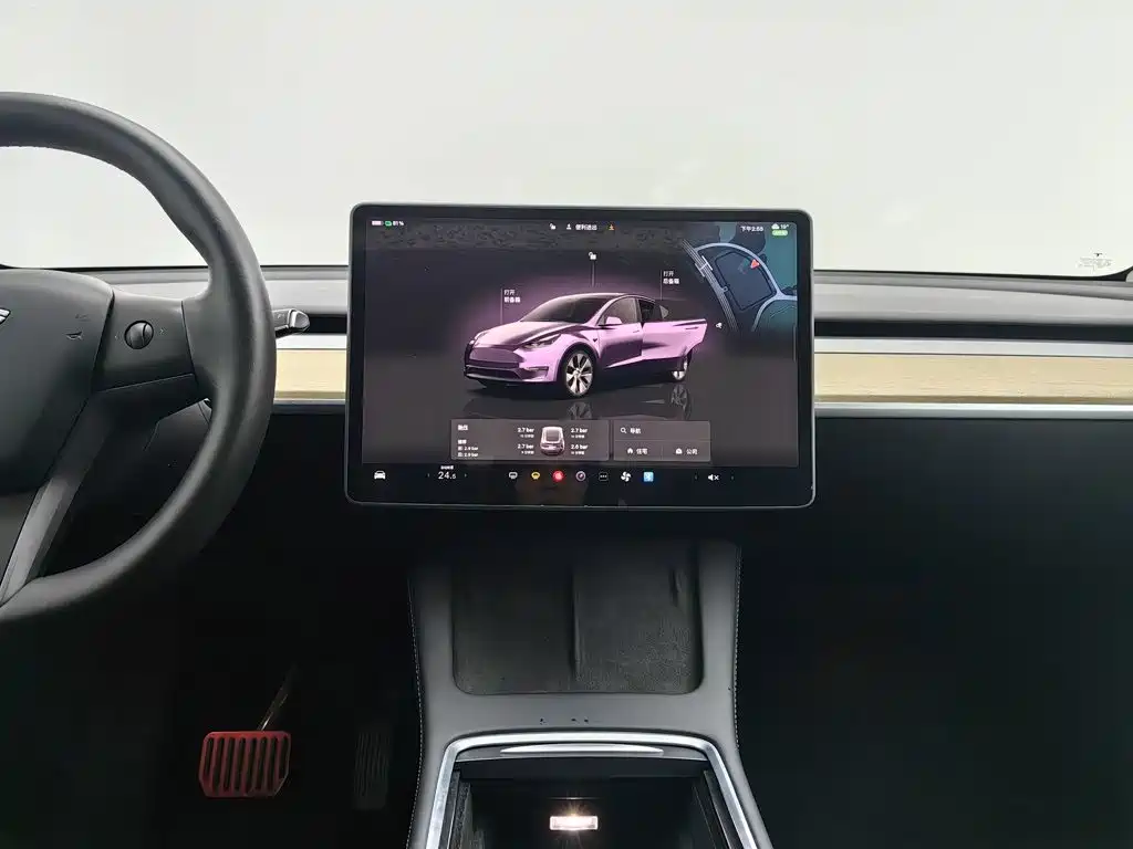 Tesla Model Y — миниатюра 12