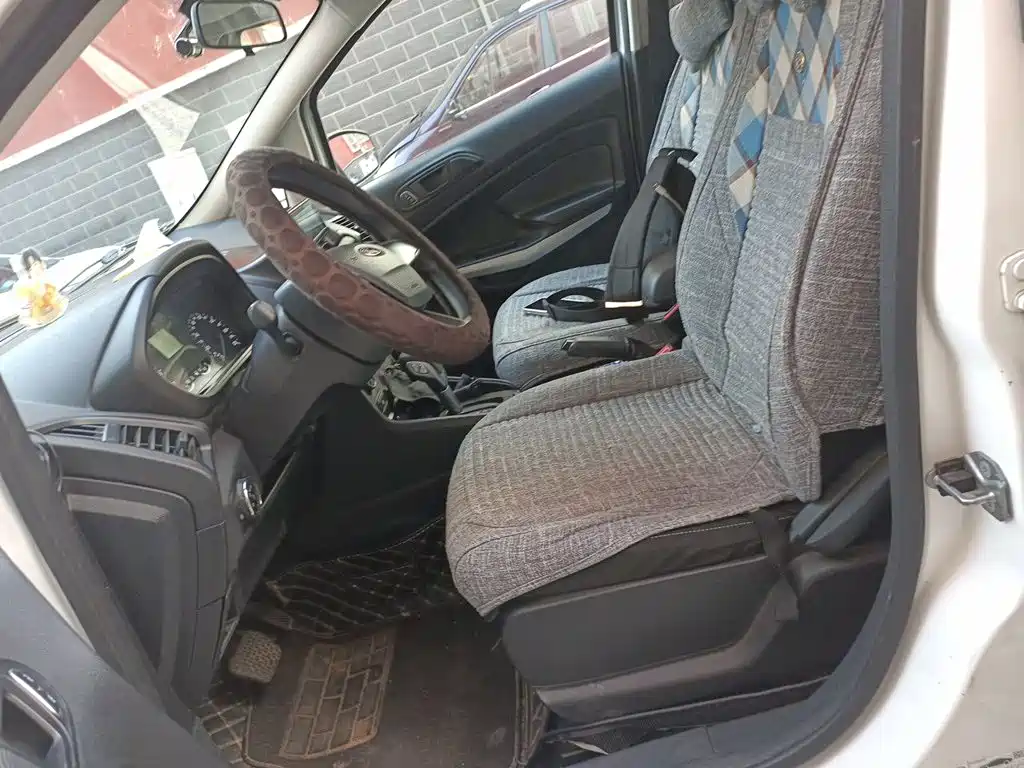 Ford Ecosport — миниатюра 8