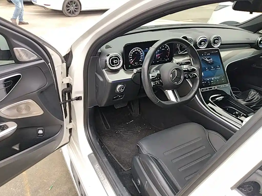 Mercedes-Benz C-Class 2023 — фото 15