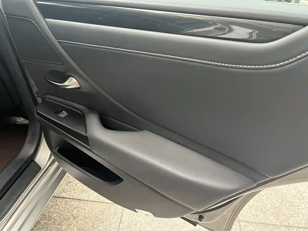 Lexus ES — миниатюра 10