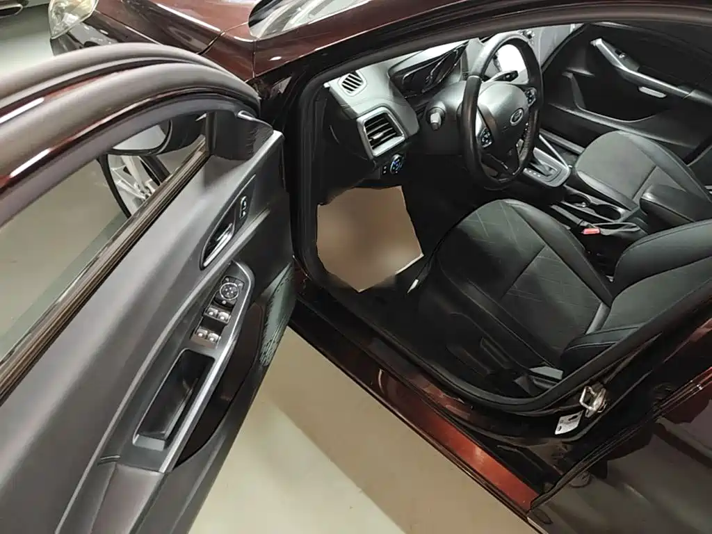Ford Escort — миниатюра 16