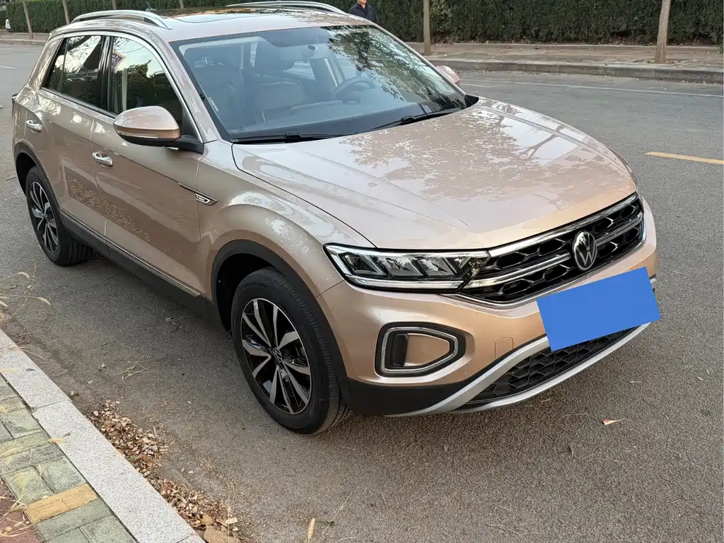Volkswagen T-Roc 2023 — фото 3