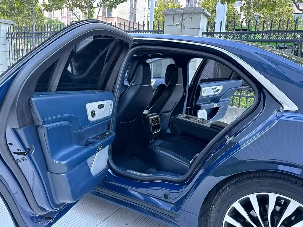 Lincoln Continental — миниатюра 8