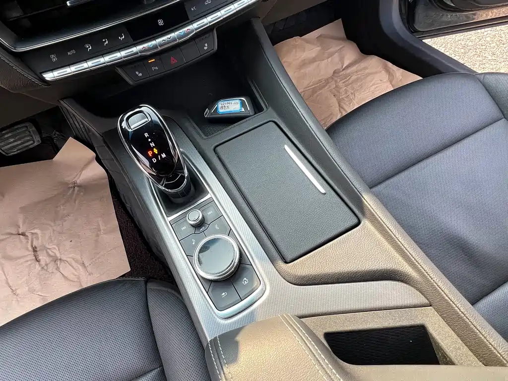 Cadillac CT5 — миниатюра 8