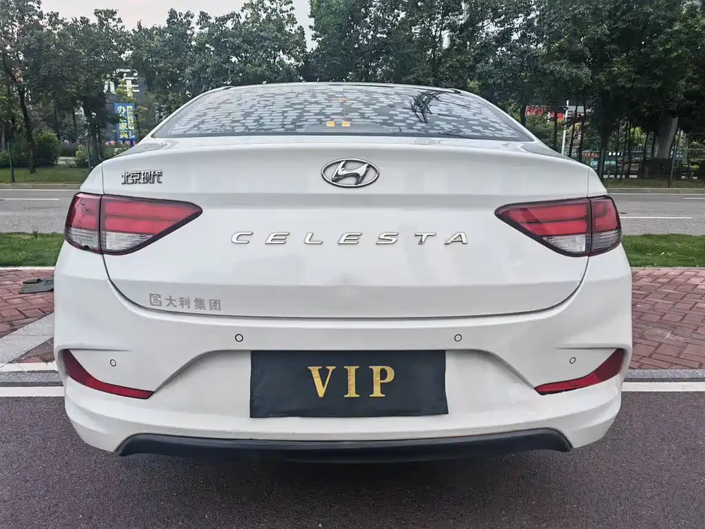 Hyundai Elantra — миниатюра 8