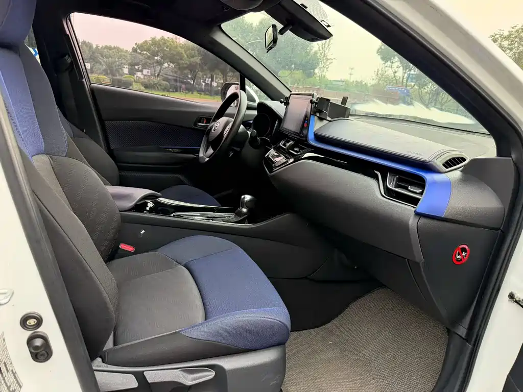 Toyota C-HR — миниатюра 9