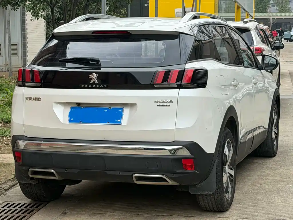 PEUGEOT 4008
