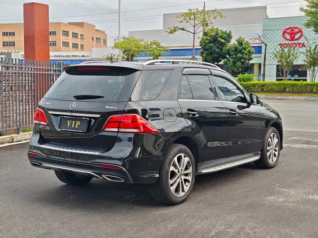 Mercedes-Benz GLE (Import) — миниатюра 12