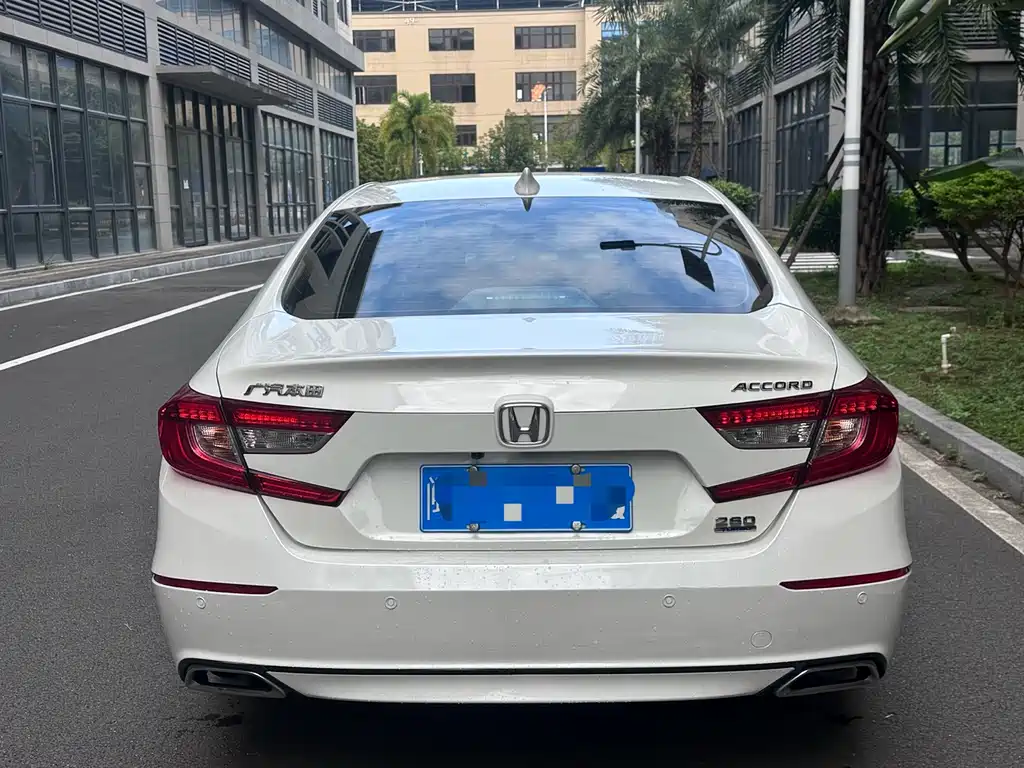 Honda Accord — миниатюра 8
