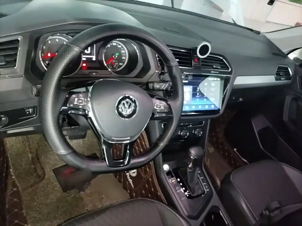 Volkswagen Tiguan L — миниатюра 10