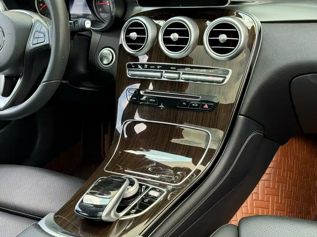 Mercedes-Benz GLC — миниатюра 8